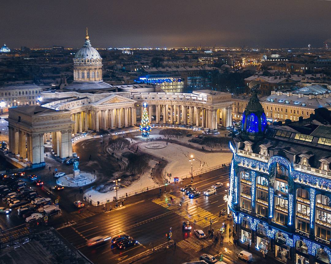 RusUslada's tweet photo. Казанский собор и дом компании Зингер

Автор фото: zefirovm https://t.co/JPaIxwGaym