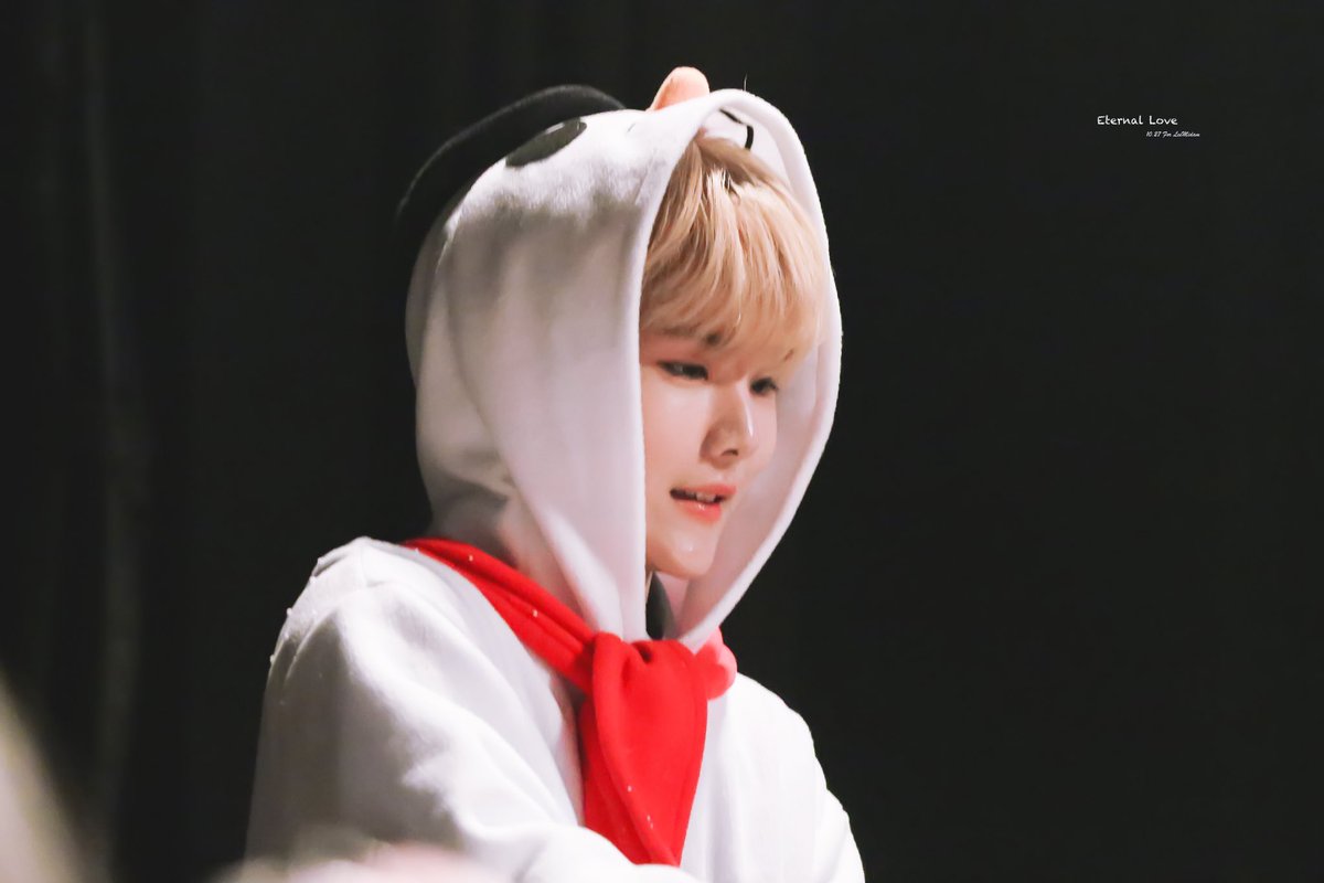 1027Eternal's tweet photo. 191225 Christmas FM HQ
#이미담 #leemidam
 ❄️ ❄️❄️ https://t.co/CGNVtYsx5H