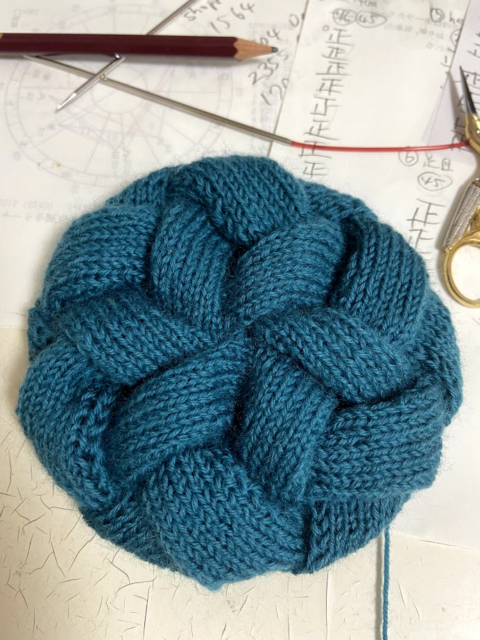 いけだ 笑み 白樺編みを 丸く編む練習 仕事納めしてからまる三日 くらいずっとこれｗ