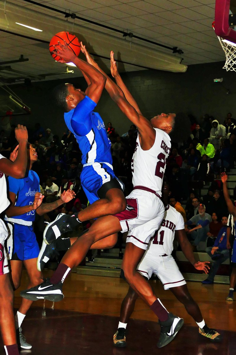NANNPHOTO51's tweet photo. NJ HS Boys Basketball Irvington vs Hillside photos & digital at https://t.co/ex6QCy9kKN #NJHSSports #njhsboysbasketball #EssexSportsNJ #Comets_BBall #HHSBBALL #HillsideHS #IrvingtonHS #BlueKnightBBall https://t.co/la6E4Hptot