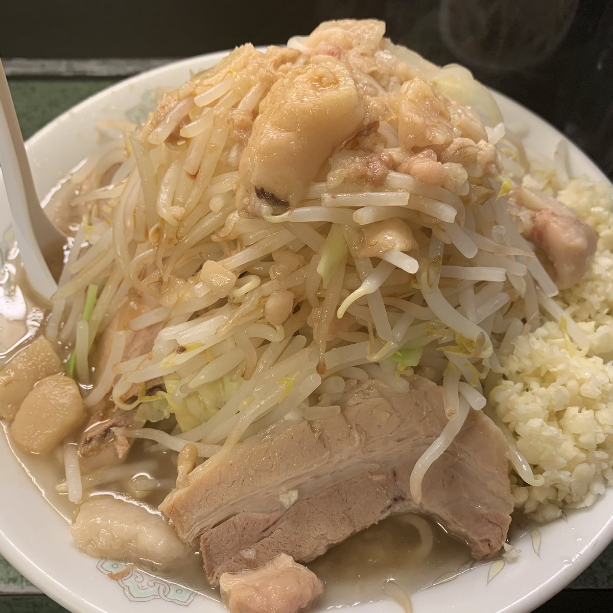 Naoto Tamura Sur Twitter 大晦日 は 年越し二郎 年代 を 力強く 生きていく 決意 です 新宿 小滝橋通り ラーメン二郎 ラーメン二郎新宿小滝橋通り店 ラーメン 二郎 本場 大盛 大ブタw 全マシマシ 脂固まり 令和 最初 10年代 最後