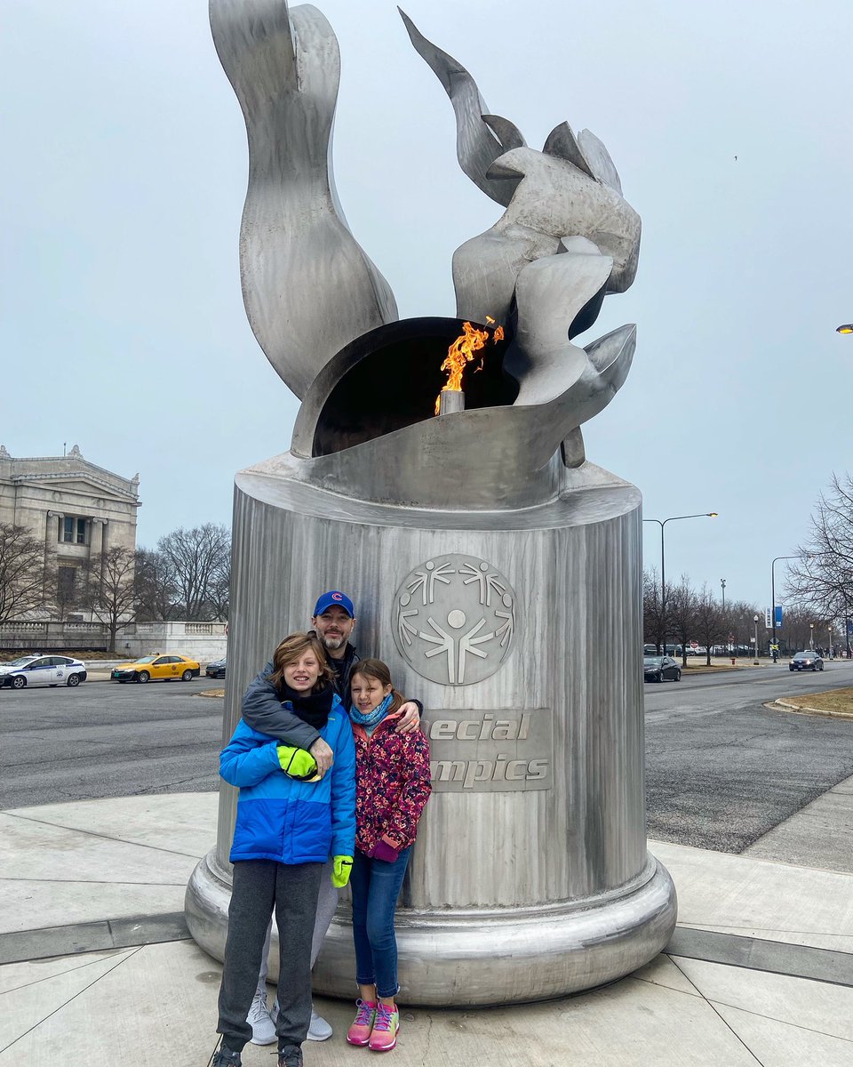 psresnick's tweet photo. Holiday vacation in Chicago and stopped off at a few sports spots &amp; landmarks.  #sportsbiz #sports #chicago #wrigleyfield #mlb #soldierfield #nfl #espn #unitedcenter #nba #cubs #bears #bulls https://t.co/B2mNF6l4IP