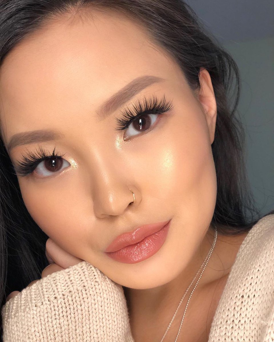 preendotme's tweet photo. Be a #BuxomBabe and go big & sexy in welcoming 2020. π»
Chyngyz wears Buxom Plumping Lipstick in BOSS. It glides on smoothly and plumps your lips! #GoFullForce
π· inngenue created this post as part of the #PreenMeVIP program in collaboration with @BuxomCosmetics #ad https://t.co/Xu0ije7JbK