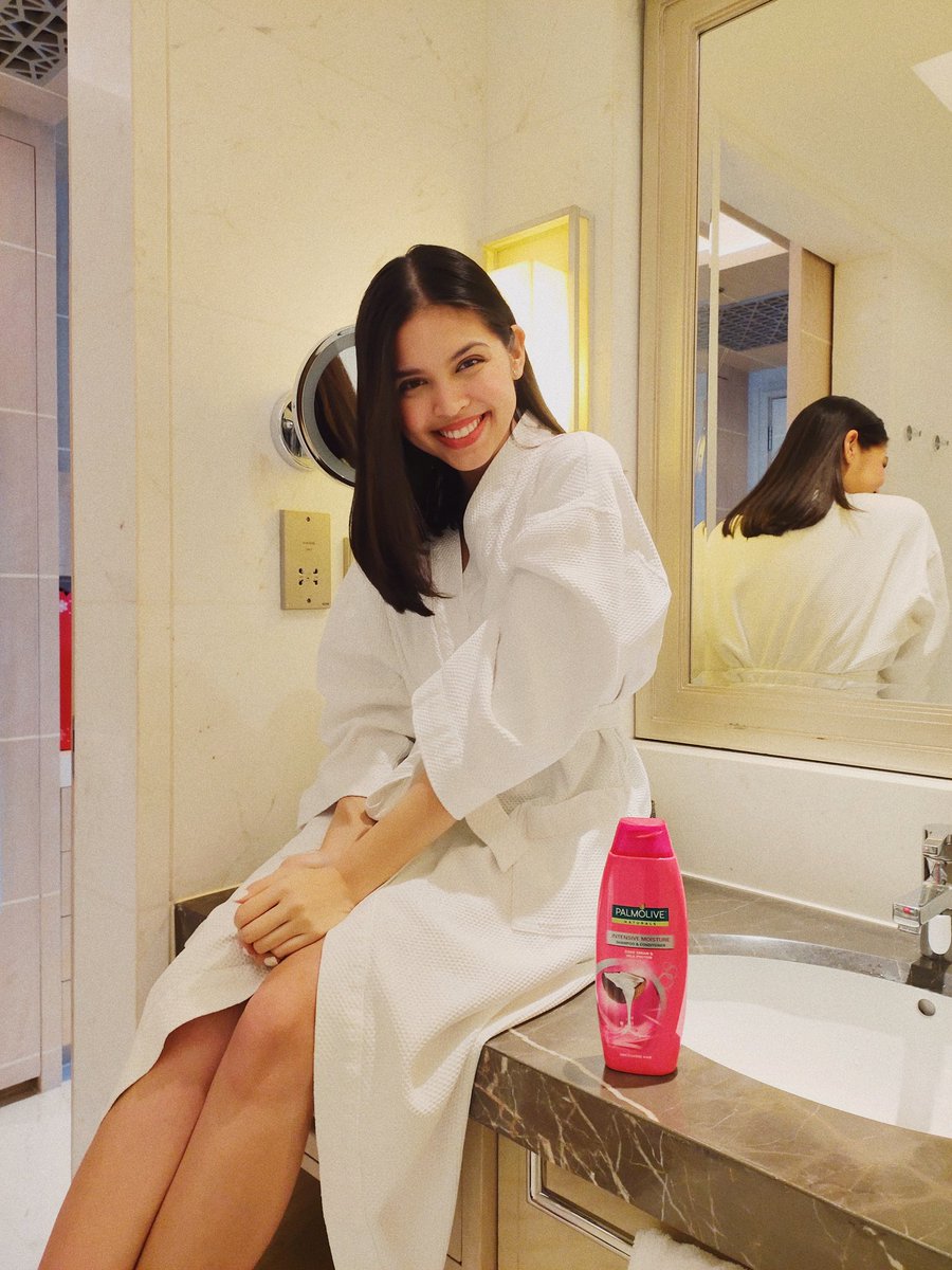 Maine Mendoza (@mainedcm) on Twitter photo Madami mang Christmas parties at iba't ibang ganap before the year ends, dapat imaintain ang #BonggangBonggangBounce ng hair wherever you go! Thanks to <a href="/_PalmolivePH/">Palmolive Philippines</a> for keeping my hair fresh and bouncy this holiday season! 💁🏻♀️ Madami mang Christmas parties at iba't ibang ganap before the year ends, dapat imaintain ang #BonggangBonggangBounce ng hair wherever you go! Thanks to <a href="/_PalmolivePH/">Palmolive Philippines</a> for keeping my hair fresh and bouncy this holiday season! 💁🏻♀️