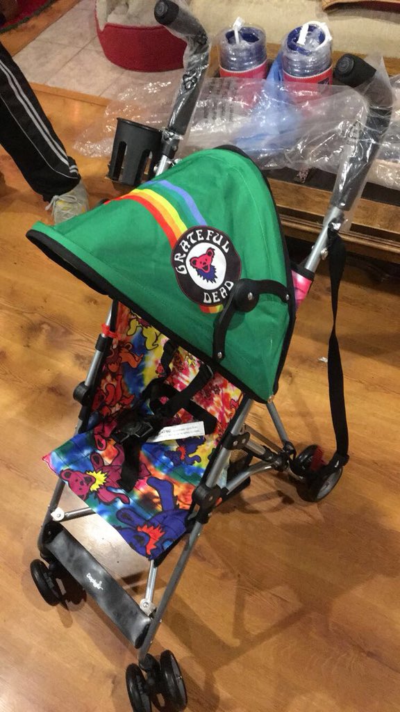 Soupherb420's tweet photo. My mom and dad got me a stroller!!! I love it!! Itβs adorable. Thank you! π€#hippybaby #GratefulDead #momlife https://t.co/AUdId5VxvD