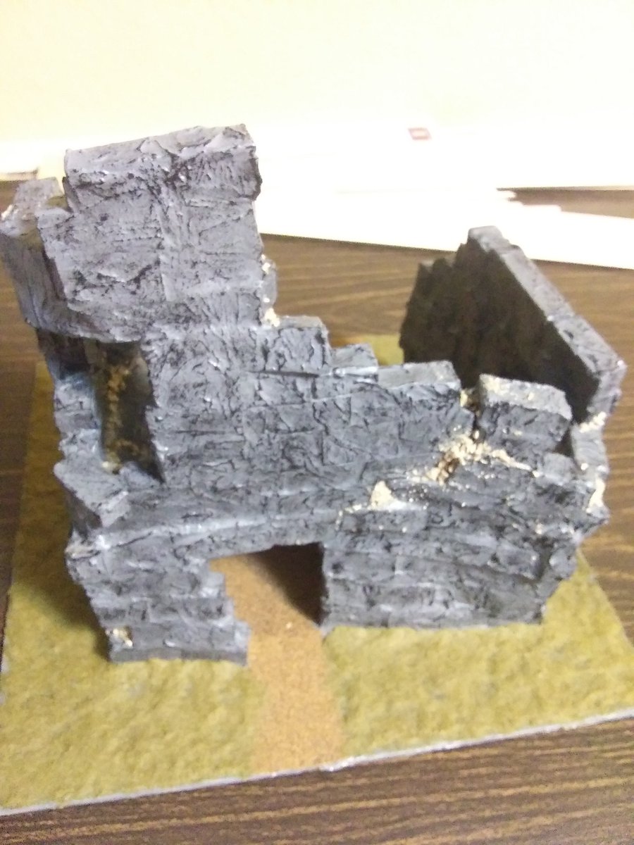 CrimFerret's tweet photo. Spent some of my winter break making terrain (#diyterrain) for #warhammer and/or #dungeonsanddragons.

Here is a ruined mini-fortress I made.

#tabletopgames #warhammer40k 
#dnd5e #dndminiatures https://t.co/f96OLp8BrP
