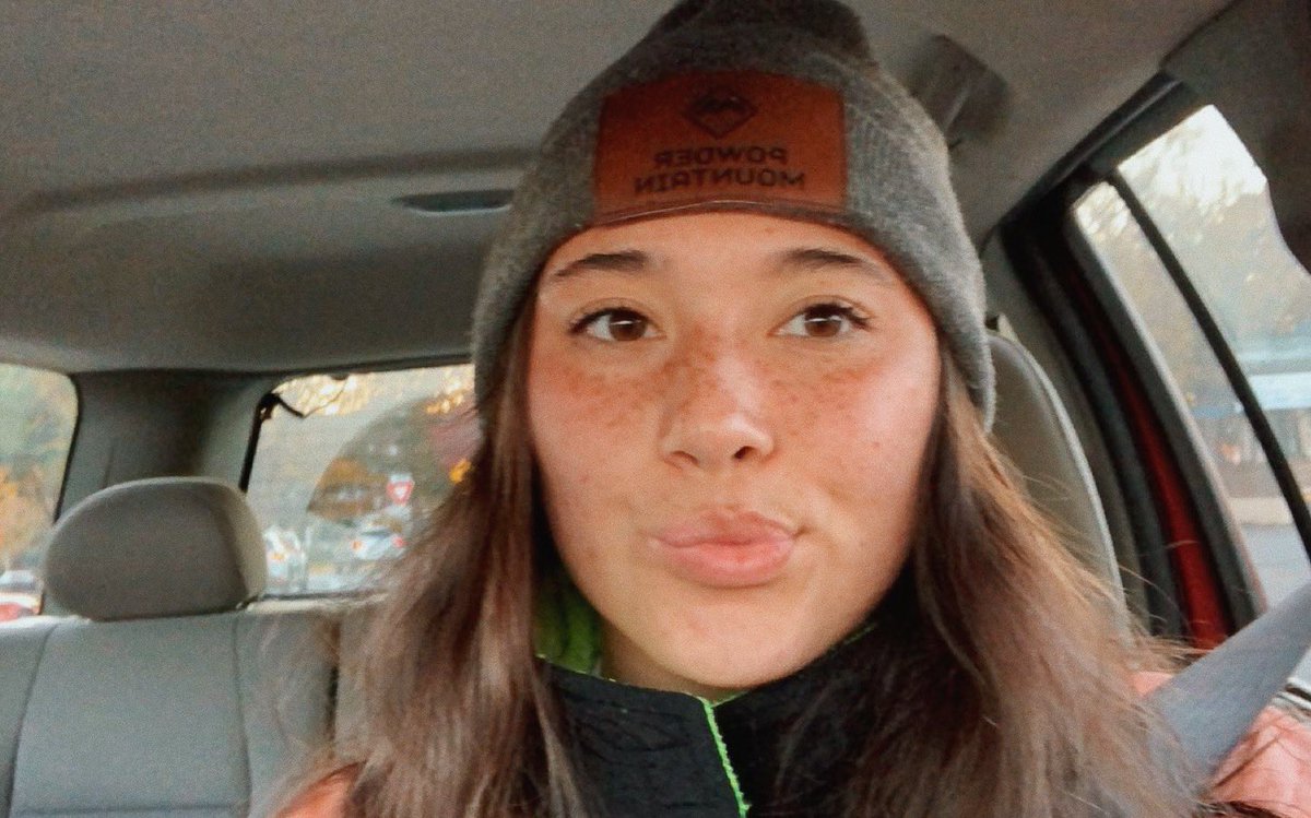 Chloe_akira16's tweet photo. here’s me in a beanie https://t.co/KR1Mh06JZy