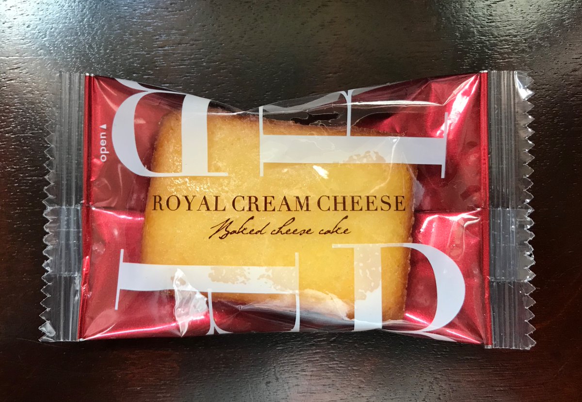 しょうたくん 矢木醤油 公式 Twitter ನಲ ಲ モロゾフ の ベイクドチーズケーキ ロイヤルクリームチーズ しっとり上品な チーズケーキでとても美味しい ロイヤルと名付けるところにメーカーの自信を感じます モロゾフ の マロンケーキ 利平栗 栗