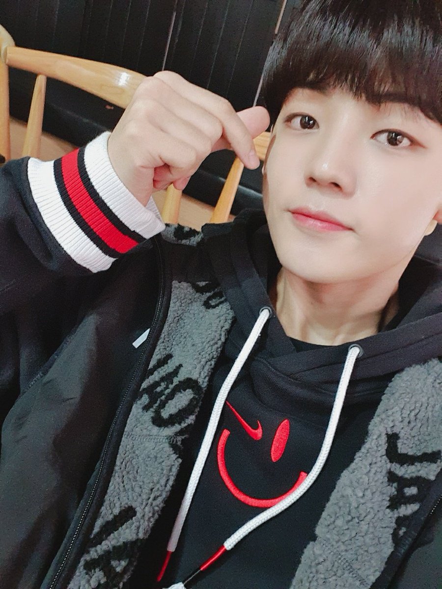 official_ACE7's tweet photo. [#에이스_찬]

오늘 축하해주셔서 진심으로 감사해요.
저는 너무 행복한 사람인 것 같습니다ㅜㅜ😍
감사하고 또 사랑합니다.

#ACE #에이스 #CHOICE #초이스 https://t.co/5iVgF3nmg4
