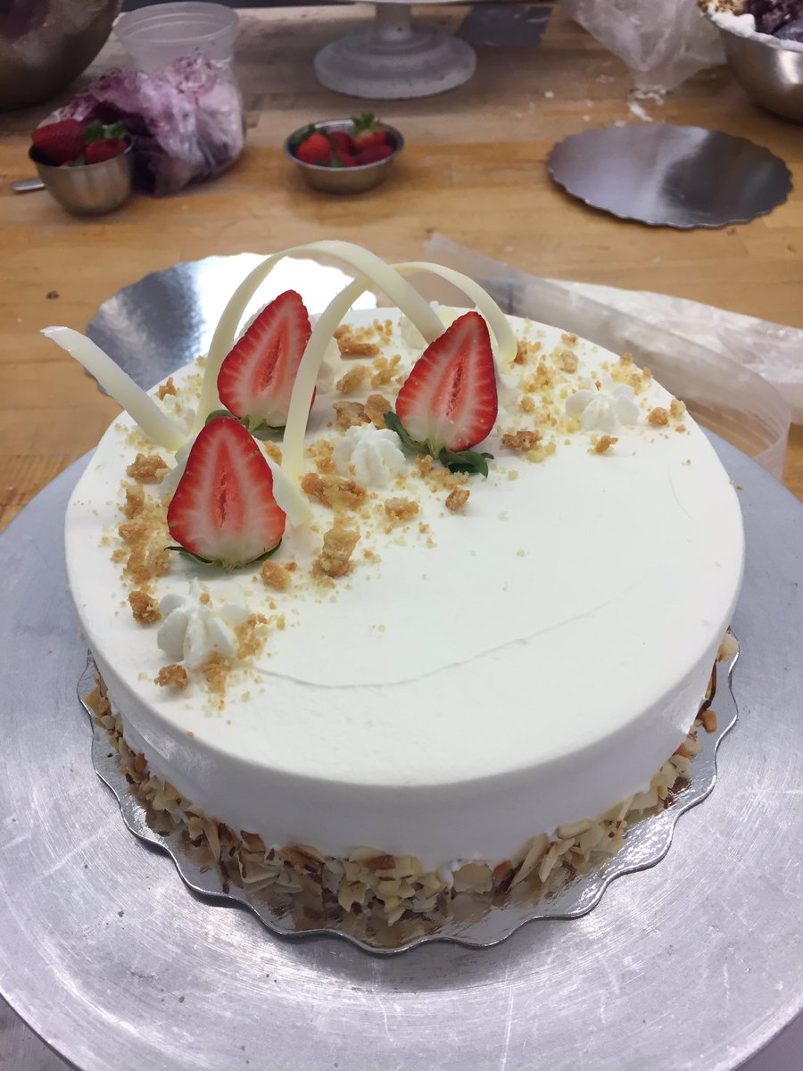 cold_ramyun's tweet photo. I have 4 months off school for a break and Iβm going to miss my baking classes π₯Ίπ₯Ί
Hereβs a few things Iβve done this semester:
β’ Strawberry Shortcake
β’ Chocolate Hazelnut Cake
β’ Mango-Passionfruit Tart
β’ Pistachio Opera Cake
#baking #bakingstudent https://t.co/hnMY1yX3CZ