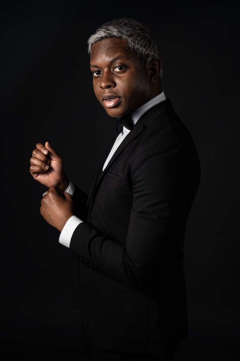 StevensonOpoku's tweet photo. Holiday party vibes 🖤🌹🥂 https://t.co/1gUGGxs42H