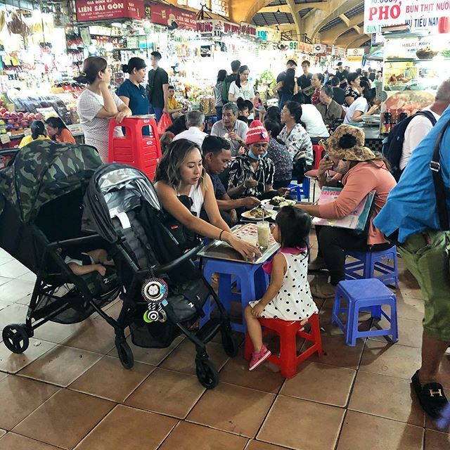 GQtrippin's tweet photo. Skipped all the souvenirs and knock offs in Ben Thanh just to get some che. Making the double stroller work here is tricky, but not impossible. nice that the chairs for Dylan perfectly here. #baomeetsworld https://t.co/ZZvpVmNijr https://t.co/ndRsr1cA1M