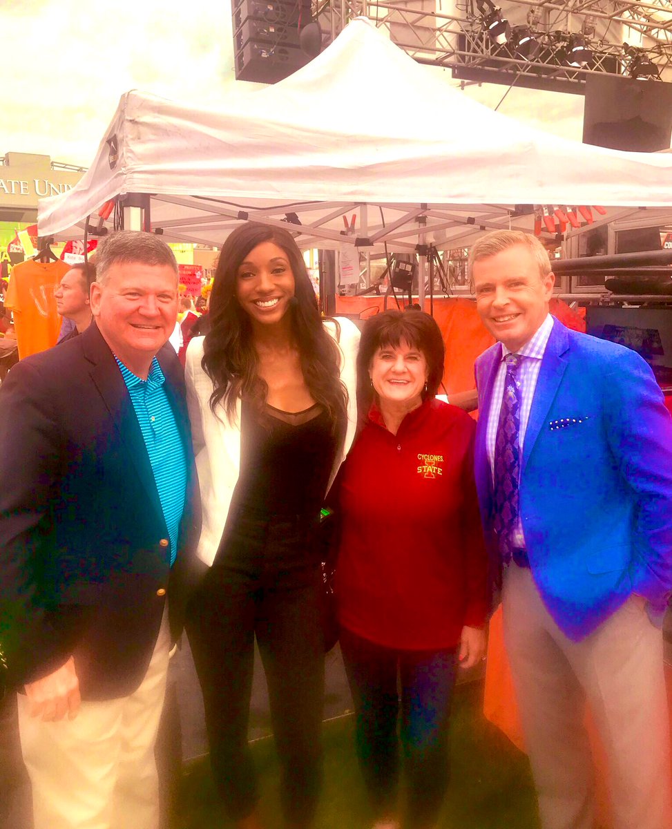 raycoletv's tweet image. From the first-ever @CollegeGameDay in Ames last September...

* @ISUAthletics’ fearless leader,@IASTATEAD 
*the talented @MariaTaylor &amp;amp; Tom Rinaldi 
*”guest picker” @ericchurch 
* @DesmondHoward, @ReceDavis, Lee Corso &amp;amp; @KirkHerbstreit - - what a team!

#PeopleWhoMadeMy2019