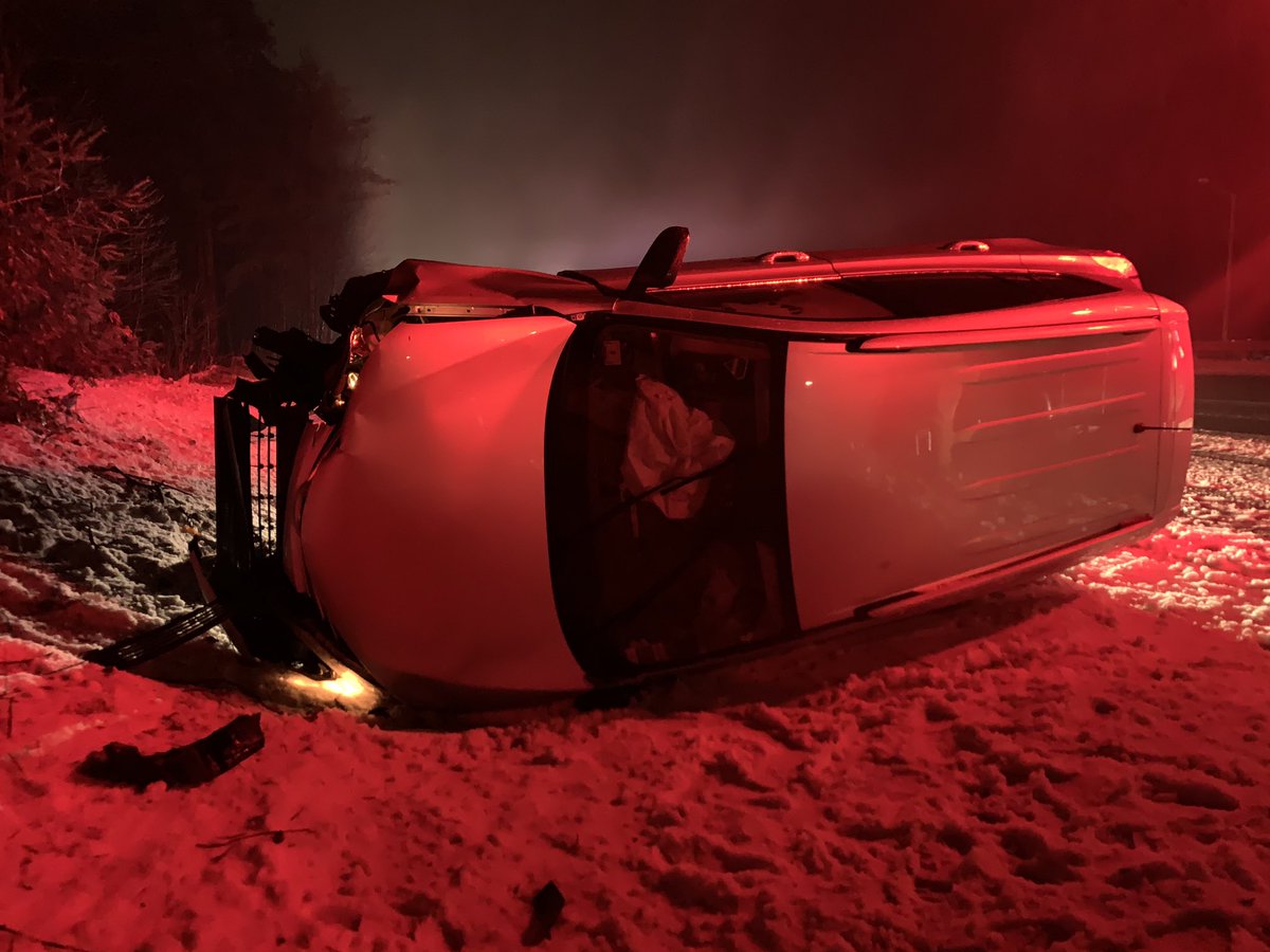 UVFDstation72's tweet photo. #ctTraffic #I84 #UnionCT: Conditions are treacherous! We have responded to numerous accidents from the hazardous sleet, snow, and icy conditions. Be careful and slow down! https://t.co/gUw5xYGEdh