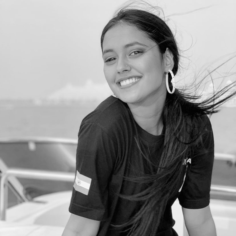 unitersupdate's tweet photo. Com 29 mil votos de diferença para o segundo lugar, Shivani foi a grande ganhadora do “100 Asian Sweethearts 2019”! 💛 https://t.co/LMZe73lhuv