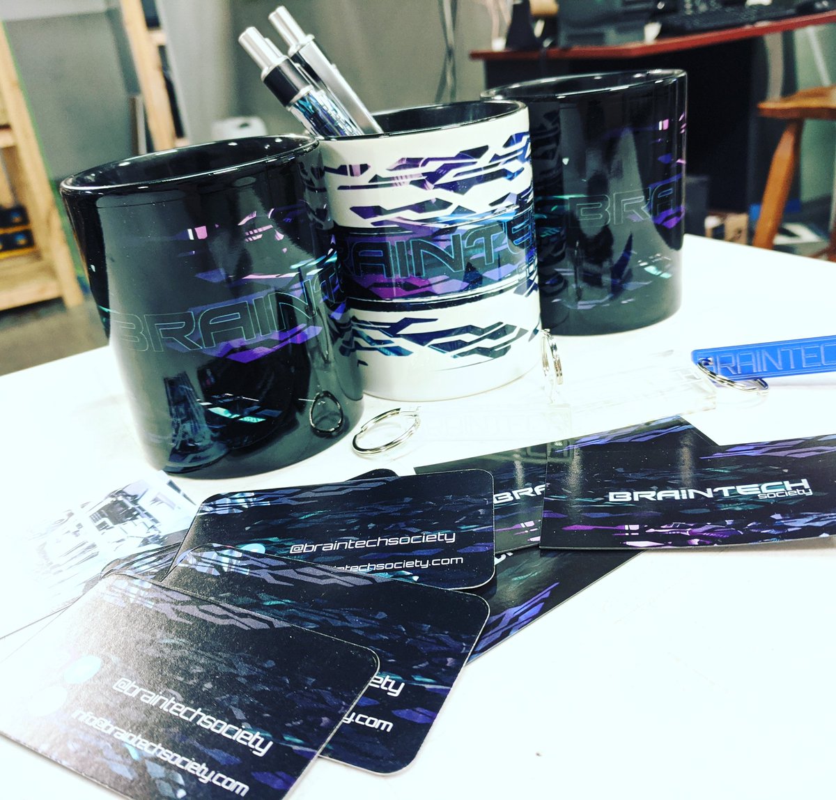 ModMyMods's tweet photo. Our pals at @Braintechsociet showed us some love!
Big thanks for the mugs, pens and swag - were happy to be apart of the family :)
#modding #modified #computerswag #computermodding #watercooling #community #friends #family #gamingcommunity #gaming #tech #Braintech #mods #AORUS https://t.co/dvkzfGTO9J
