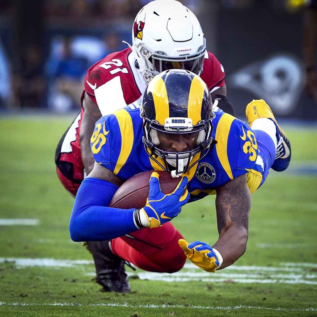 SptShtr_Bert's tweet photo. Another fave from the Rams win over the Az Cardinals: Todd Gurley doing what he does to get a couple of extra yards on a play. #sportsshooter #nikonpro #larams https://t.co/YPhtbuPFji
