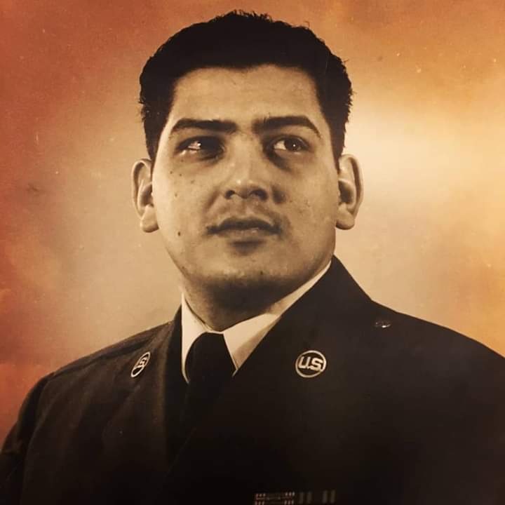 pinkymikki's tweet photo. I miss you so much. My heart aches everyday because you're no longer here. You suffered so much and fought so hard Daddy, I miss you.  
#ihatecancer https://t.co/cfD0hqbIbi