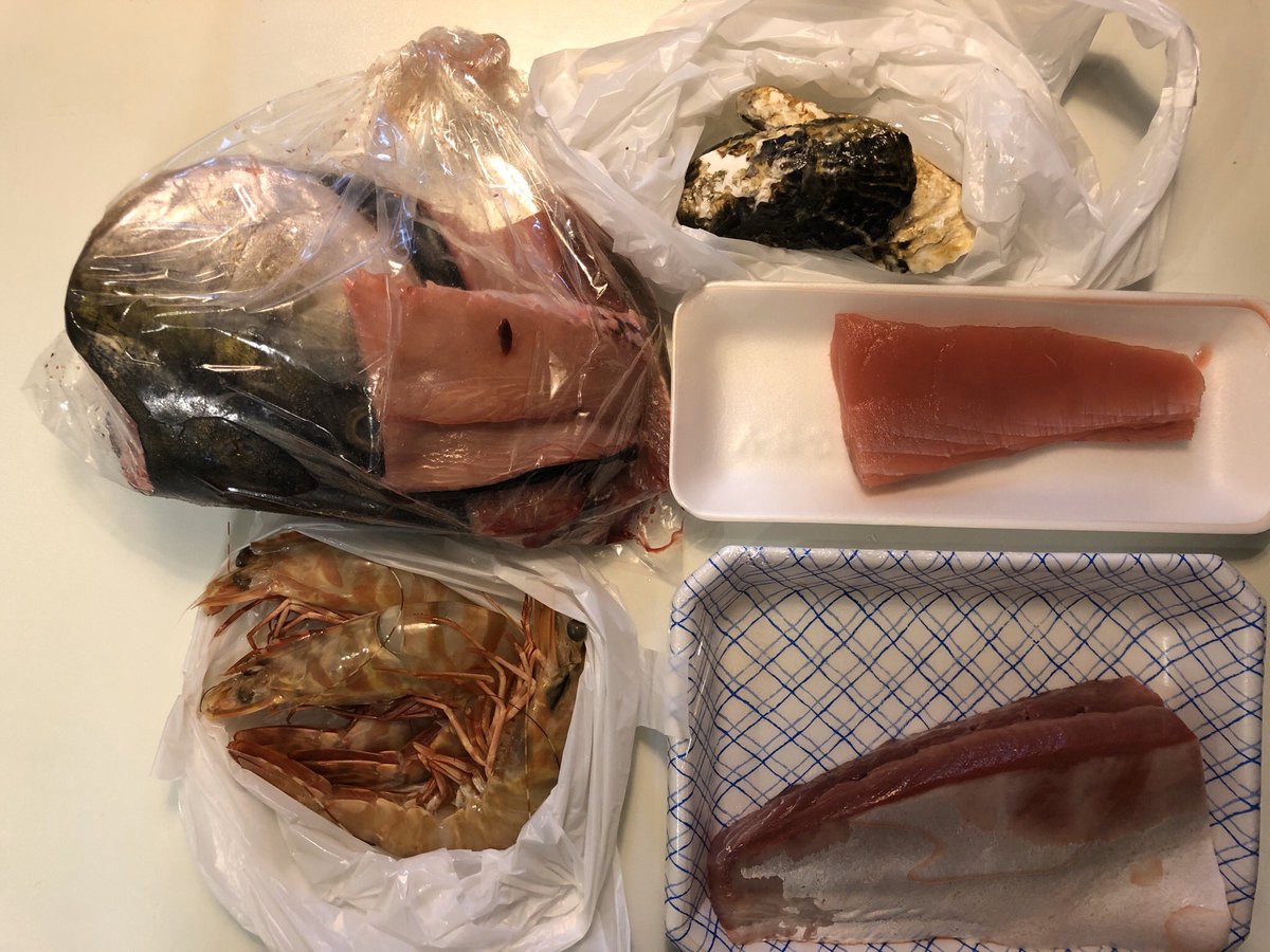 わたなべ 金森式でマイナス23kg 明石の魚の棚で正月用の魚をゲットしてきました マグロ ぶり 海老 牡蠣 タコ買い忘れたのが残念 コストコのサーモンをプラスして刺身パーティの予定です 糖質制限 高脂質食 金森式 わたなべ 金森式でマイナス23kg 明石の魚の棚で正月用の魚をゲットしてきました マグロ ぶり 海老 牡蠣 タコ買い忘れたのが残念 コストコのサーモンをプラスして刺身パーティの予定です 糖質制限 高脂質食 金森式