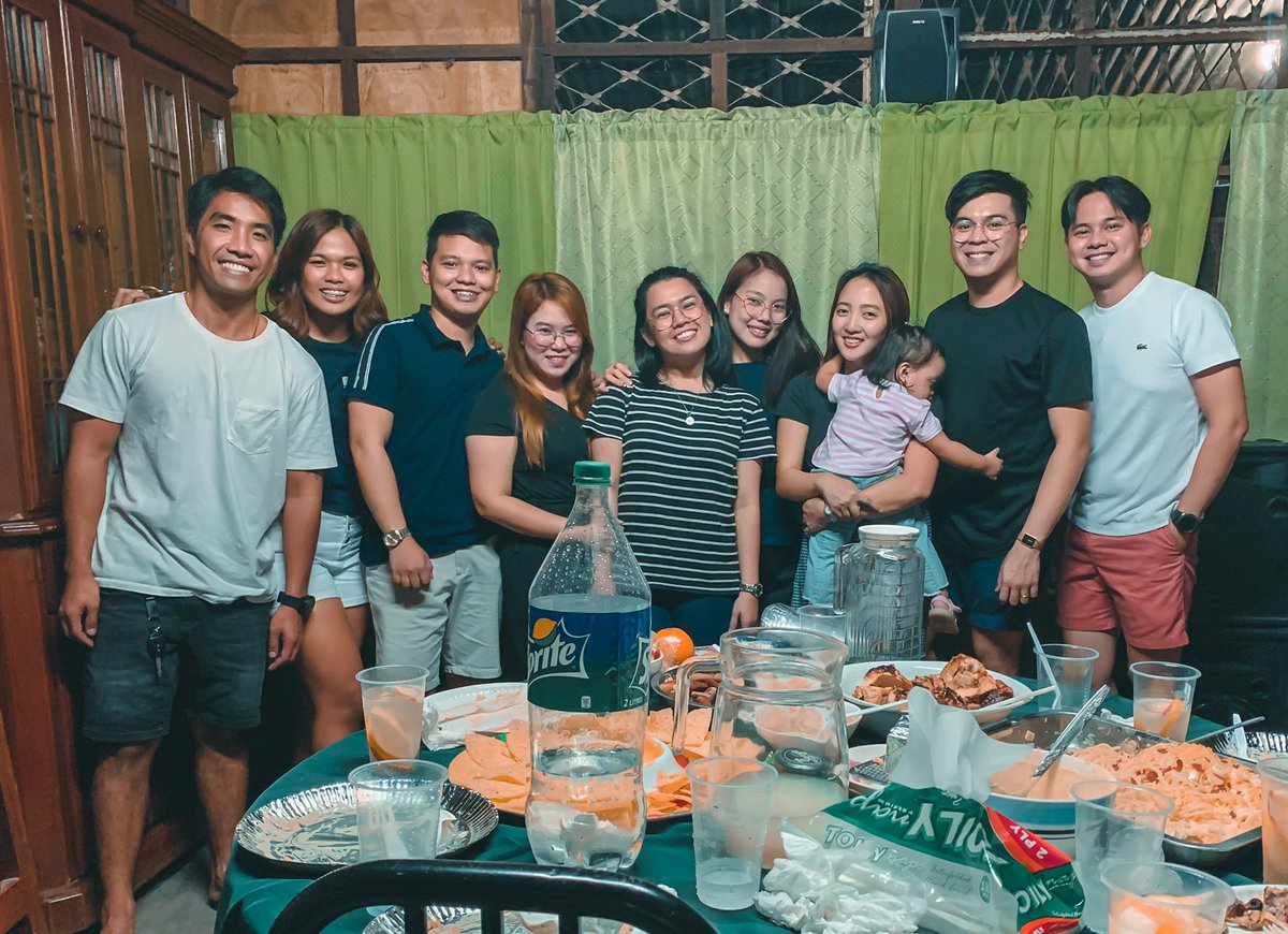 imcedric's tweet photo. My main constants for 13 years (and counting). Our family is getting bigger. In the next two years, half of us will be settling down. But one thing is for sure, our friendship will remain forever. I love you all. #HighSchoolFriends #FN09 #Since2006 https://t.co/QhJRiDYYiR