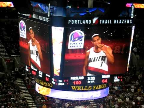 PinwheelEmpire's tweet photo. One of the things I'll miss most about this decade is chanting Cha-Lu-Pa when we are one basket away from 100.

#RipCity https://t.co/JTAMFnCieX