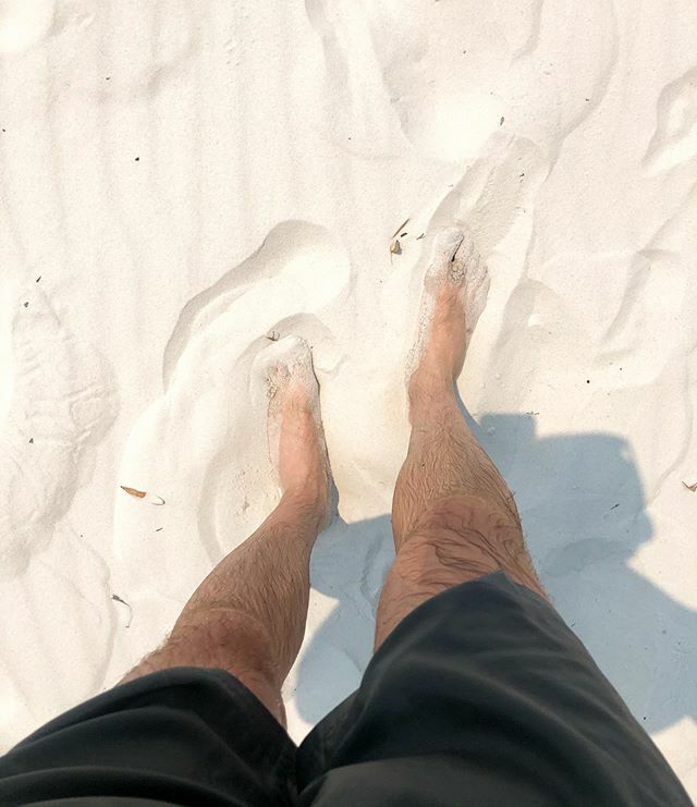 The whitest sand in the world (officially). .
.
.
.
#jervisbay #hyamsbeach #wintersun #outdoorlifestyle #getoutside #paperbarkcamp #hyamsbeachnsw #huskisson #hyamsbeachnsw #beachlife🌴