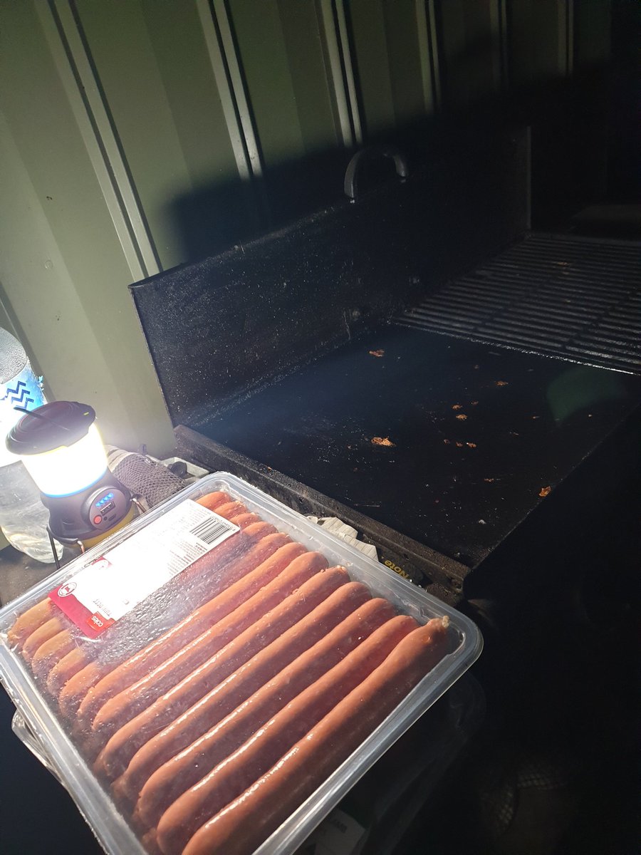 NonsenseMJ's tweet photo. 12 hour day at work  now cooking a bbq by lantern because the globe has blown #cheflyf https://t.co/oUfHBRIg96