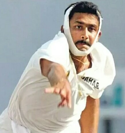 For your country, never think of personal interests like Kumble.