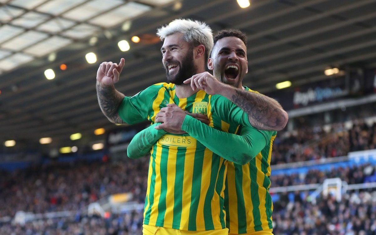 WBAReport's tweet photo. ⚽️ | #WBA #WBALEE 

If Charlie Austin scores first against Leeds on Wednesday, we will give away a West Brom shirt with 'Austin 15’ on the back to one lucky follower.

Just retweet this and follow us to enter. Happy New Year! 🎁 https://t.co/I2xDaiAjJA