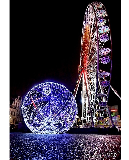 LaurentVDBKphot's tweet photo. Boule et grande roue place du Vieux Marché à #Rouen
#RouenGivrée #Nuit #Noël #IlluminationsDeNoël
#RouenTourisme #SeineMaritime #SeineMaritimeTourisme #LaNormandieImpressionnante #fb76 #seine_maritime_normandie #Normandie #NormandieTourisme https://t.co/nJzgzNz9KI