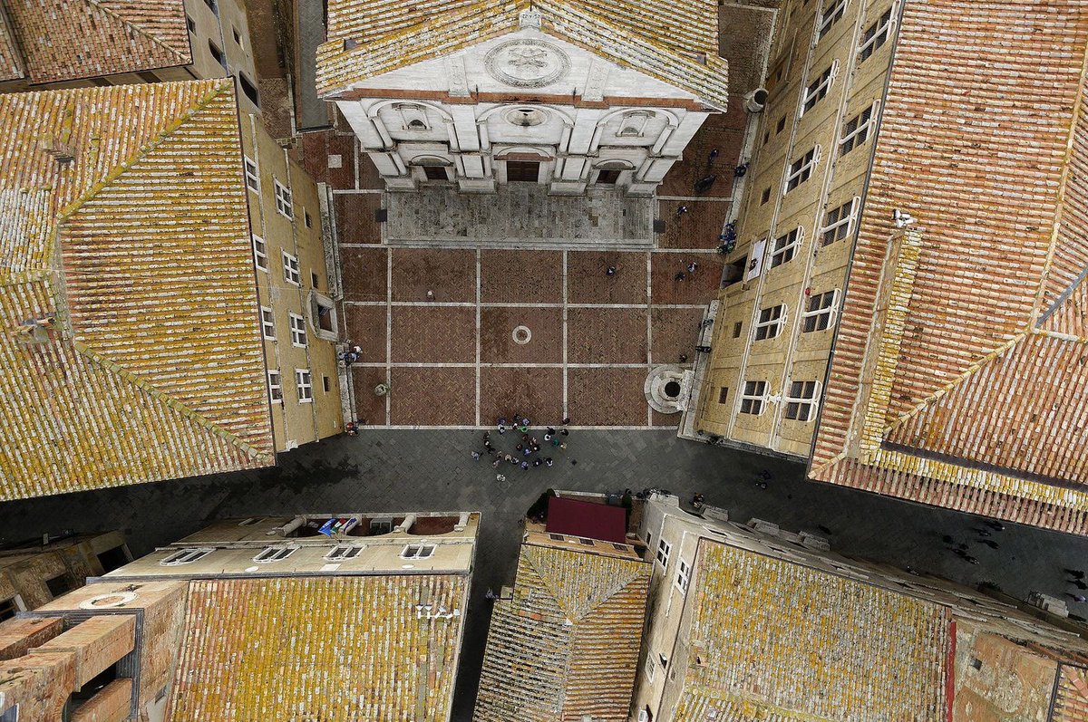 ld_antoni's tweet photo. #DimartsUrbans #MiércolesEnladrillado #JuevesDeArquitectura #ViernesDeArte
Piazza di #Pienza intervención renacentista planificada por Bernardo #Rossellino 

#Duomo #Palazzo #Comunale #Piccolomini #Vescovile https://t.co/2QkC9t0Dww