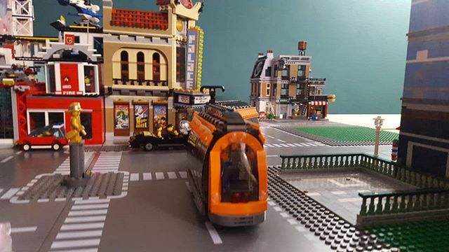 JackBrick7's tweet photo. Last post of 2019 - how would this view on #Brickstow #legocity do? Tell us what you think!👍
Have a good party tonight!☄
#newyearseve #bestwishes #legoforever https://t.co/ehh8QueQX5