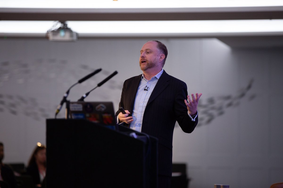 AndrewGrill's tweet photo. It always pays to befriend the photographer at an event you are speaking at. Recently @TheLawyerevents #BLS19 I spoke to Ed Carr @wemakepicture and he took these amazing shots! Thank you! Read more #keynotespeaker tips at https://t.co/gA87ncopkI #futurist https://t.co/dDFWtMlVPN