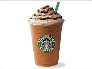 stbx_special's tweet photo. ＲＨＵＭＢＡ　ＦＲＡＰＰＵCINO :ルンバ・フラプチーノ。別に踊りながら飲まなくてもいいです(^^;) 
ココア・コーヒーのビッツが入ったコーヒーフラプ。 https://t.co/xIy36hI0E8