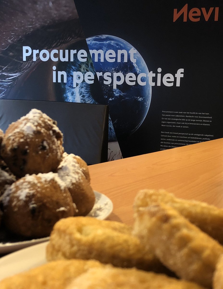 LianneLabega's tweet photo. Bij @NEVI_NL vieren we de laatste werkdag van 2019! We wensen iedereen een fijne en veilige jaarwisseling! https://t.co/JpDFxuwaIi