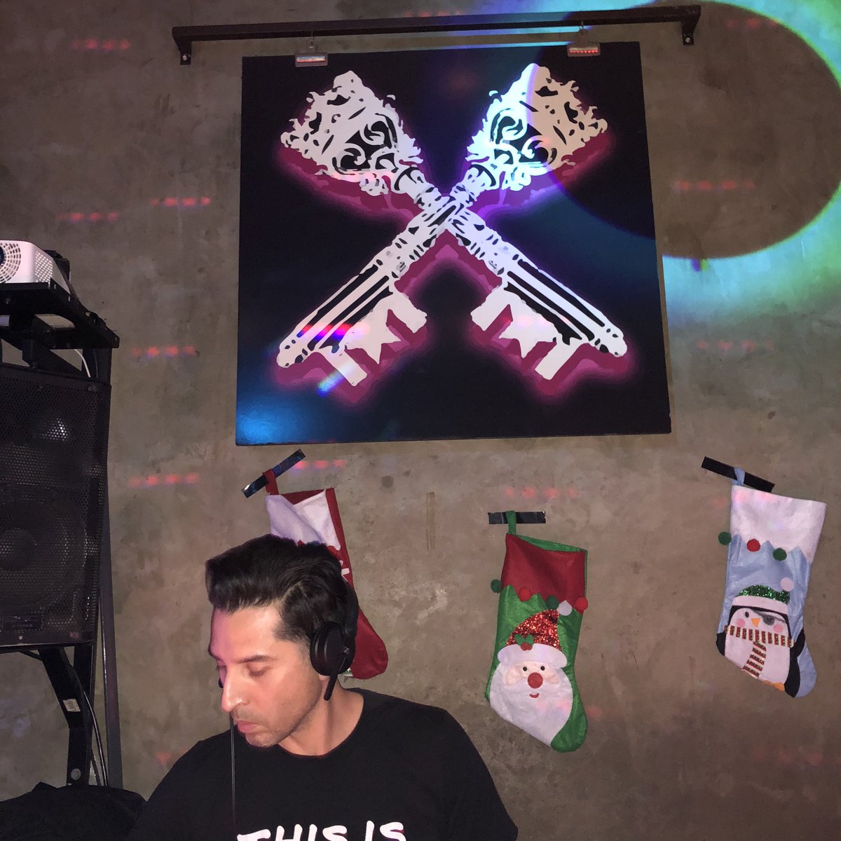 One last dance with the <a href="/VanguardLounge/">VanguardLounge</a> It was a good run!

Thank you Jennifer Metzger &amp; <a href="/soulkitchenlv/">Edgar E Reyes</a> for allowing me to play with you!! 

#SoulKitchen #Vegas #HouseMusic #DeepHouse