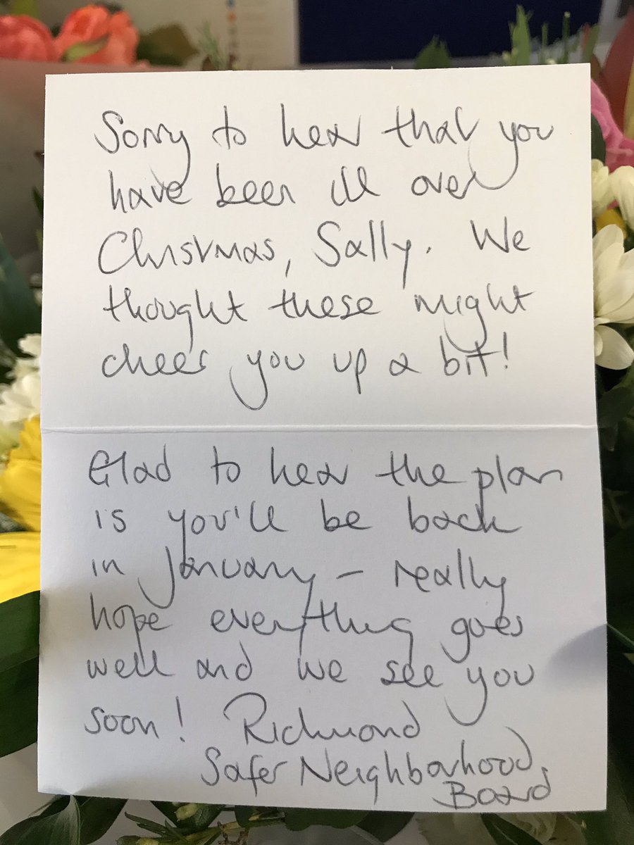 BenatarSally's tweet photo. Thank you to the @MPSRichmond Safer Neighbourhood Board @Peter_Kirkham for these beautiful flowers and kind words!
#lovelysurprise
#backtoworknextweek
🤞😀👮
@AIHorgUK https://t.co/xBnRFw93Ew