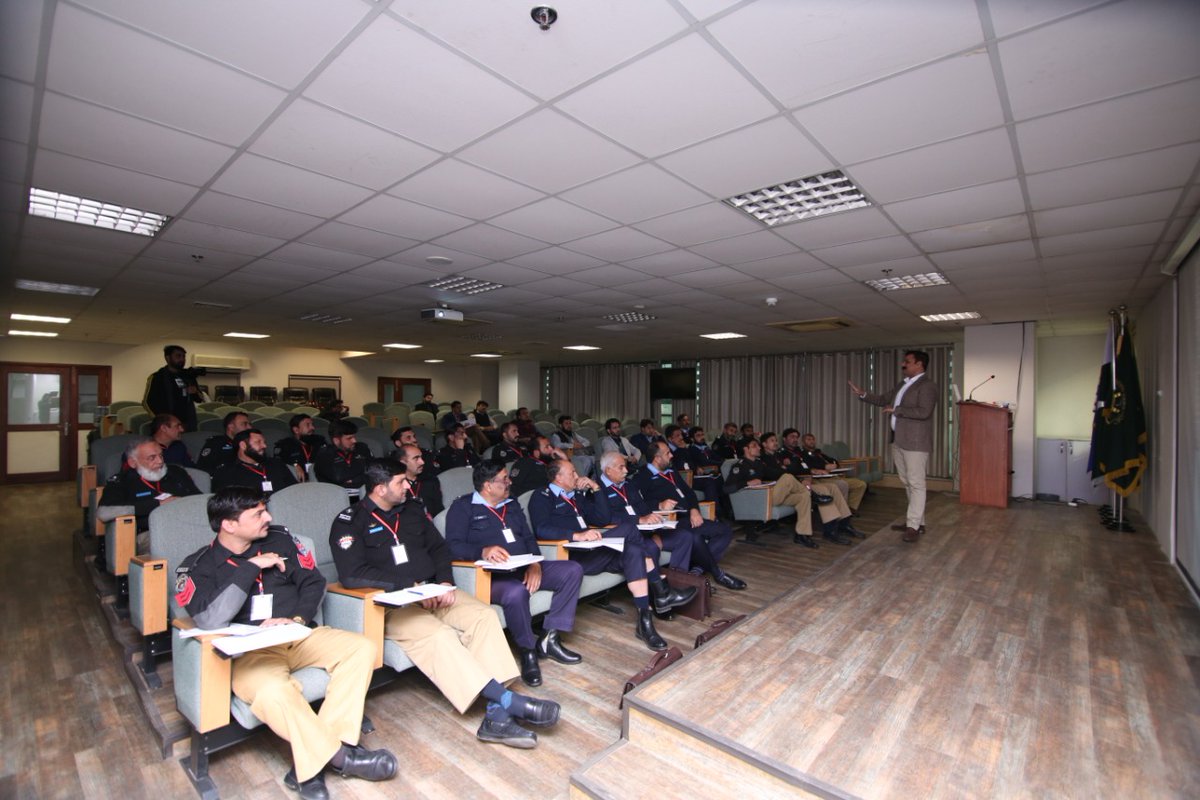 UNODCPakistan's tweet photo. Happening Now! #UNODC #PACTProject organized a holistic 2 days (30-31 Dec) study tour for the participants from @KP_Police1 #CTD KP and Islamabad Capital Territory @ICT_Police to Punjab Forensic Science Agency in Lahore #PunjabForensicsScienceAgency @PFSALahore https://t.co/L3MZOEu1hx