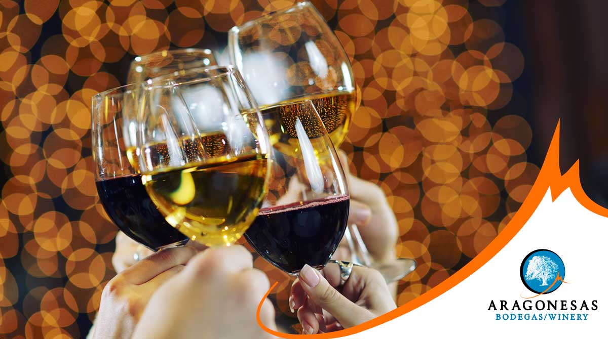 B_Aragonesas's tweet photo. Última noche del año, y queremos dar las gracias a todos los que nos habéis acompañado en este año 2019, ¡un brindis por un 2020 aún mejor!
#vino #winelover #bodegasaragonesas #vinoespañol #vinoaragones #bodegaaragonesa #vinodearagon #cotodehayas #campodeborja #vinotinto https://t.co/s5WjuD4YxP