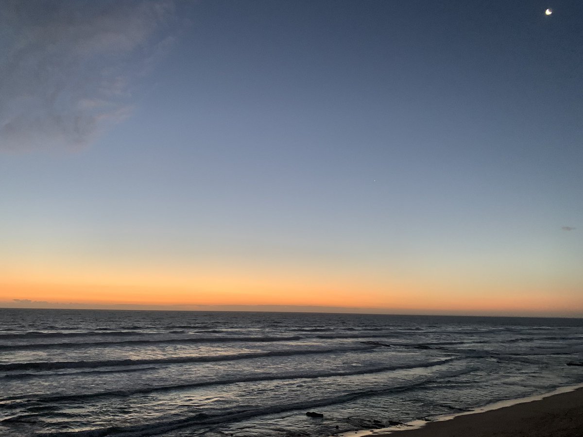 GoTizzGo's tweet photo. 2019 yields to 2020 #StrapYourselvesIn #BigPlans #HappyNewYear https://t.co/Lb97dnDel1