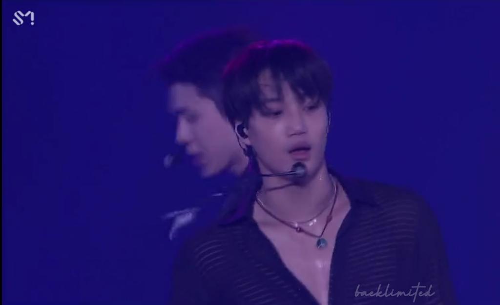baeklimited's tweet photo. Thank god i captured this before losing internet

#EXplOrationDotinSeoulDay3 https://t.co/e12hRtmX6n