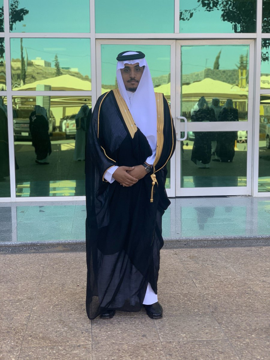 nahs66's tweet image. الحمدُلله ماضّاق أمر ثُم هانّ،الحمدُلله مُبدلِ العسر باليُسر، والحمدُلله حمداً يملأ المِيزان ، بفضل الله وتوفيقه أنهيت اليوم آخر اختبار في مرحلة البكالوريوس في تخصص طب وجراحة الفم والأسنان 🎓

#KKU_DENT
   #BATCH22
Tuesday 31 , Desperate ,2019