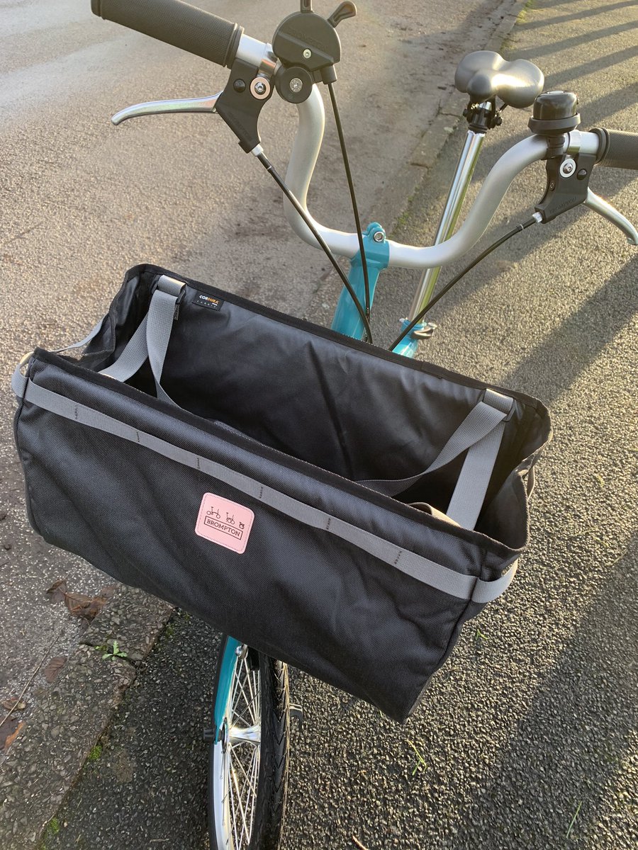 Lovely last ride of the year just now on my <a href="/BromptonBicycle/">Brompton Bicycle</a> B75 (or Betty as she’s otherwise known). Tried out my new Borough basket bag too 🚲👌🏻 #mybrompton #werideb75