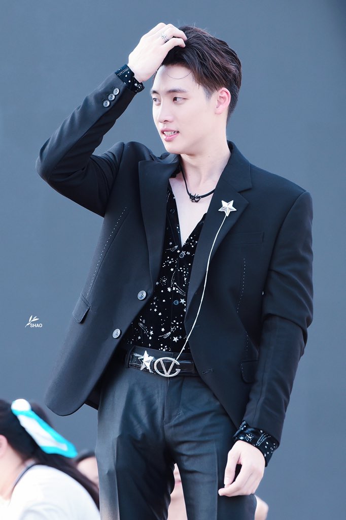 SHAOatAM's tweet photo. 今天很帅呀😊

#ASTcountdownxMEAN
#MeanPhiravich https://t.co/jefkYQja78