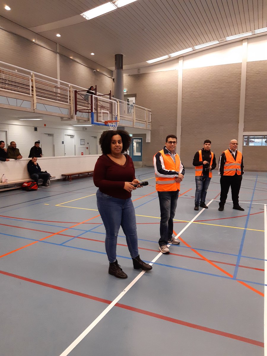 rosiek_iwan's tweet photo. Zaal voetbal toernooi georganiseerd door MBO Ittihaad voor de jongeren in de Schilderswijk.
Openingsspeech gehouden door mevr @MikalTseggai 
In Schilderswijk houden wij onze jongeren middels sport van straat. 
@balstermartijn 
@FatimaFaid @RicharddeMos @NIDADenHaag @GroenLinksDH https://t.co/MUcGKrz8Zy
