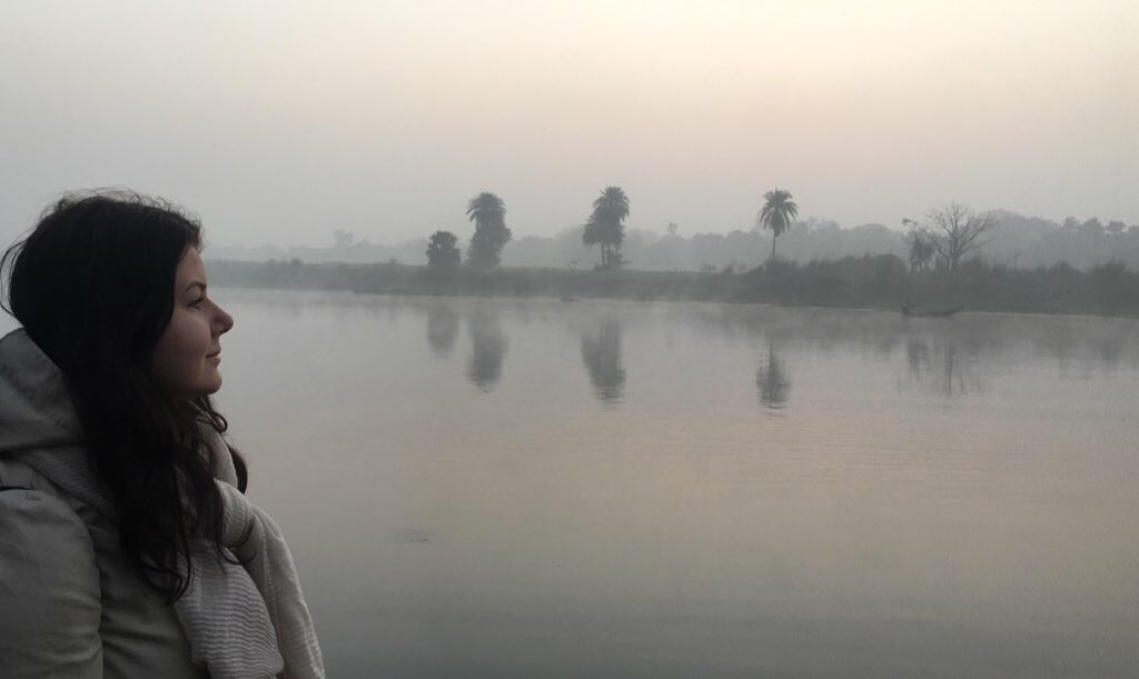 DaryaDashaC's tweet photo. Come and ferry with me across the Jalungi, from the Mayapur gats. Witness the speculator views! But, don’t forget to layer up because it’s winter 💛 #aryalanders #india #actorslife https://t.co/ZErsaNgGe4