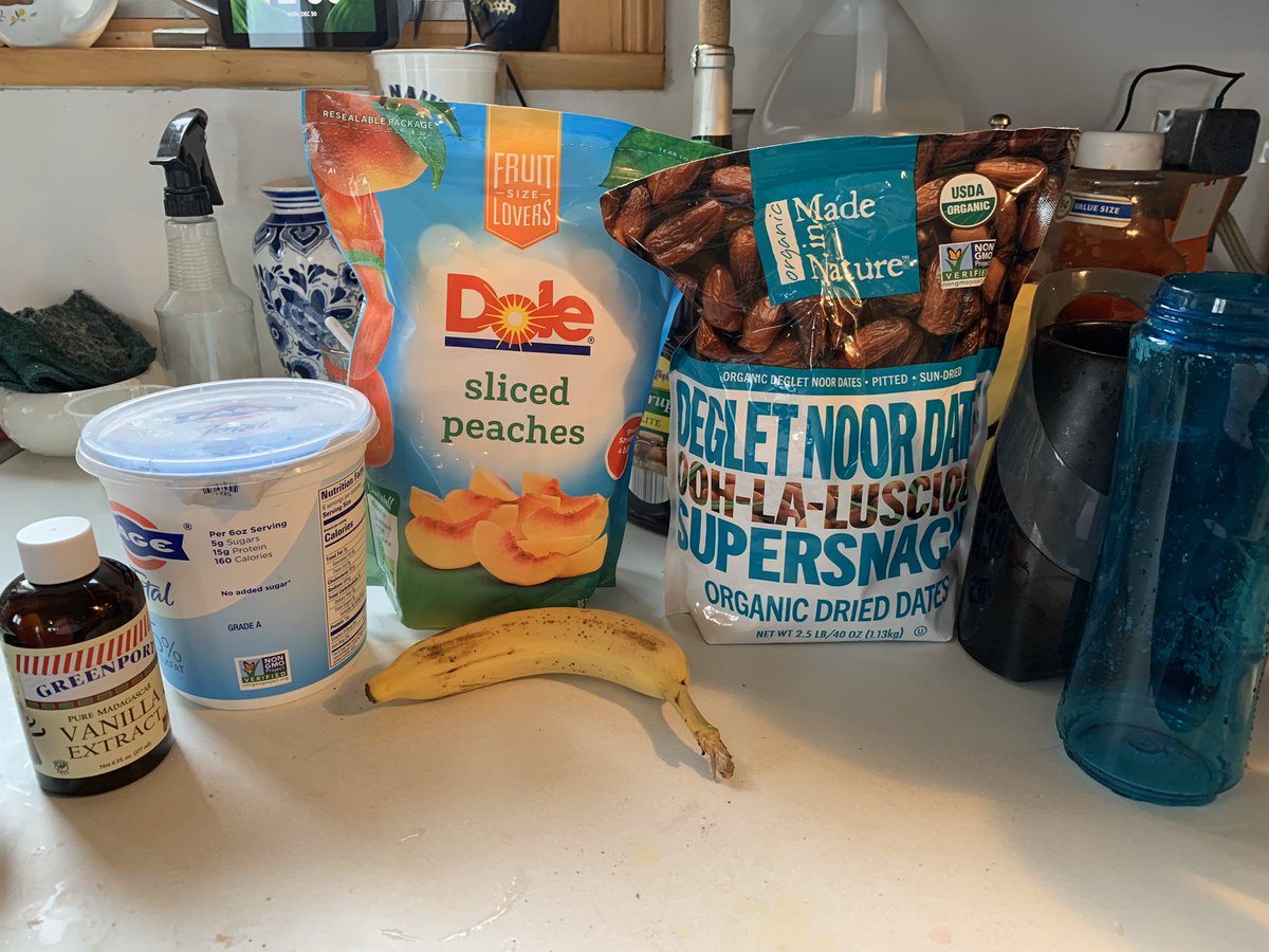 GarlicSmashing's tweet image. #peach #banana #smoothie #fage #dates dates for that natural sweetness!