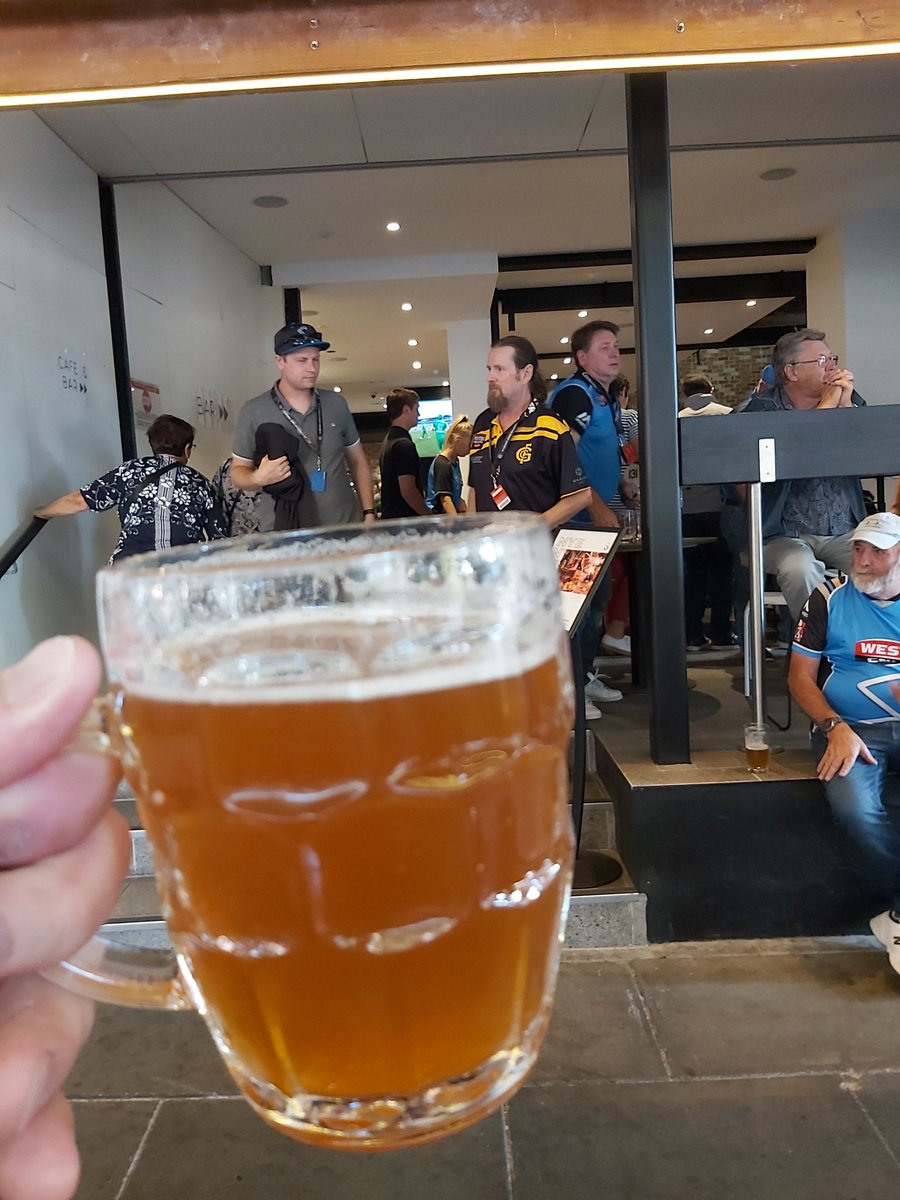  #PubCrawl: It's New Year's Eve, I must be at the The Strathmore Hotel. A few changes since I was last here, I look forward to visiting upon completion.  #beer  #pubs  #hotels  #aussiepubs