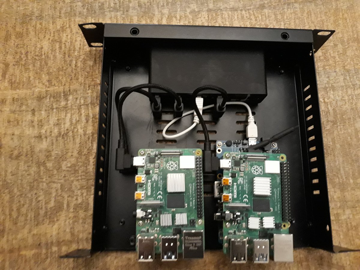 damoebius's tweet photo. Bref, j'ai monté un cluster de Raspberry PI
https://t.co/CcumoMV4lH
#greenit #labporn #homelab #kubernetes #devops https://t.co/gtgSrm30qE