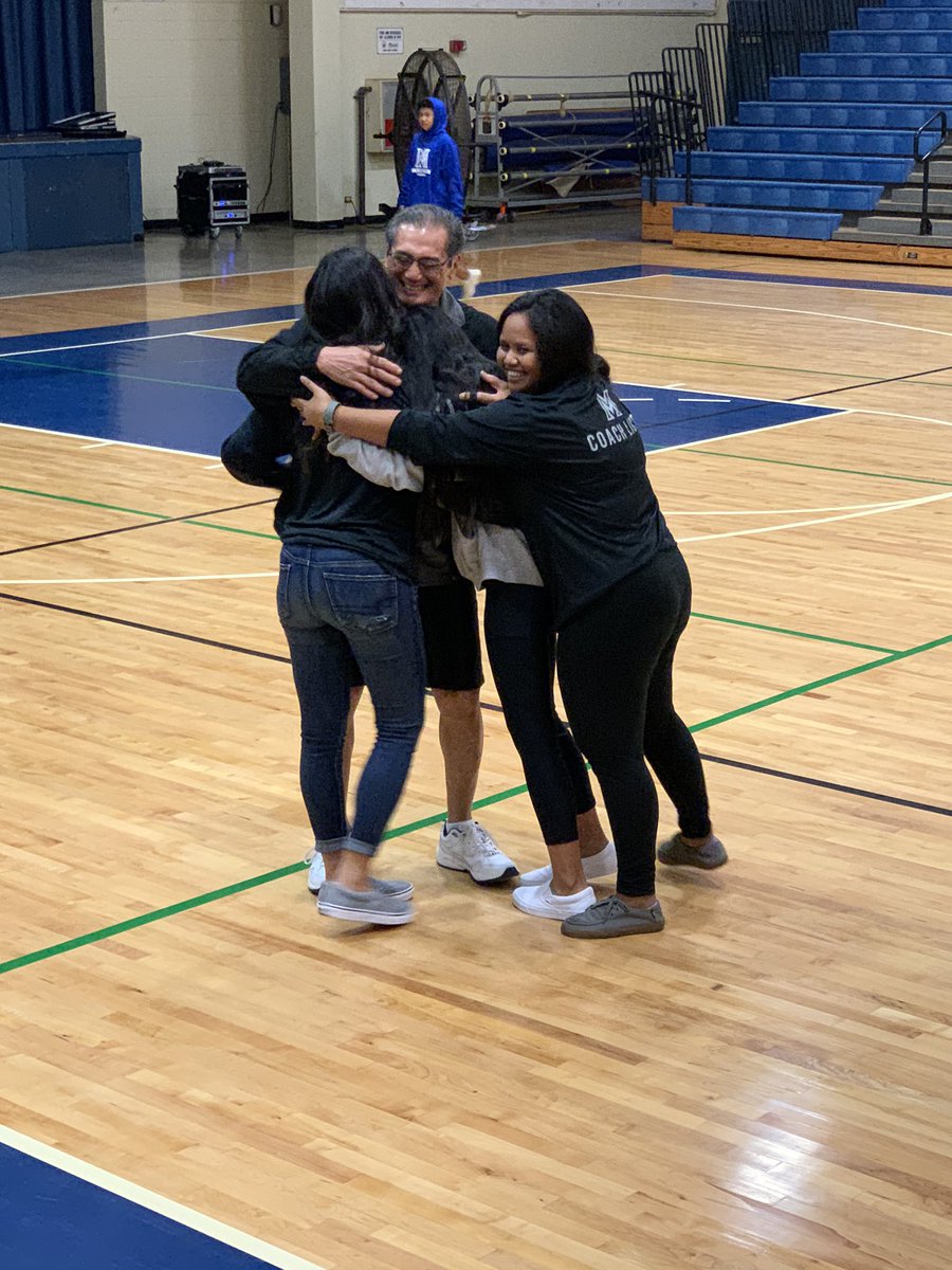 BaldHeadTruth's tweet photo. #MILGirlsHoops: @SaberAthletics 46, #Lahainaluna 45, final. @MauiNewsSports @HawaiiPrepWorld @JordanHelle @mauihighsabers @scoringlive https://t.co/VKUdZegVbW